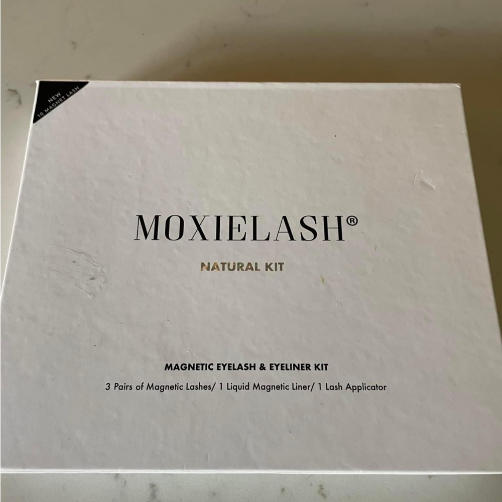MoxieLash Natural Kit - Picture 2 of 5